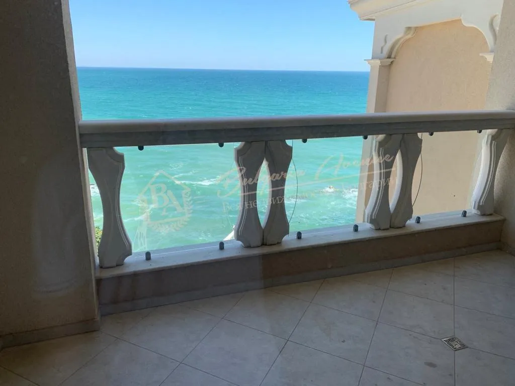 Двухкомнатной апартамент на первой линии с видом на море в г.Варна