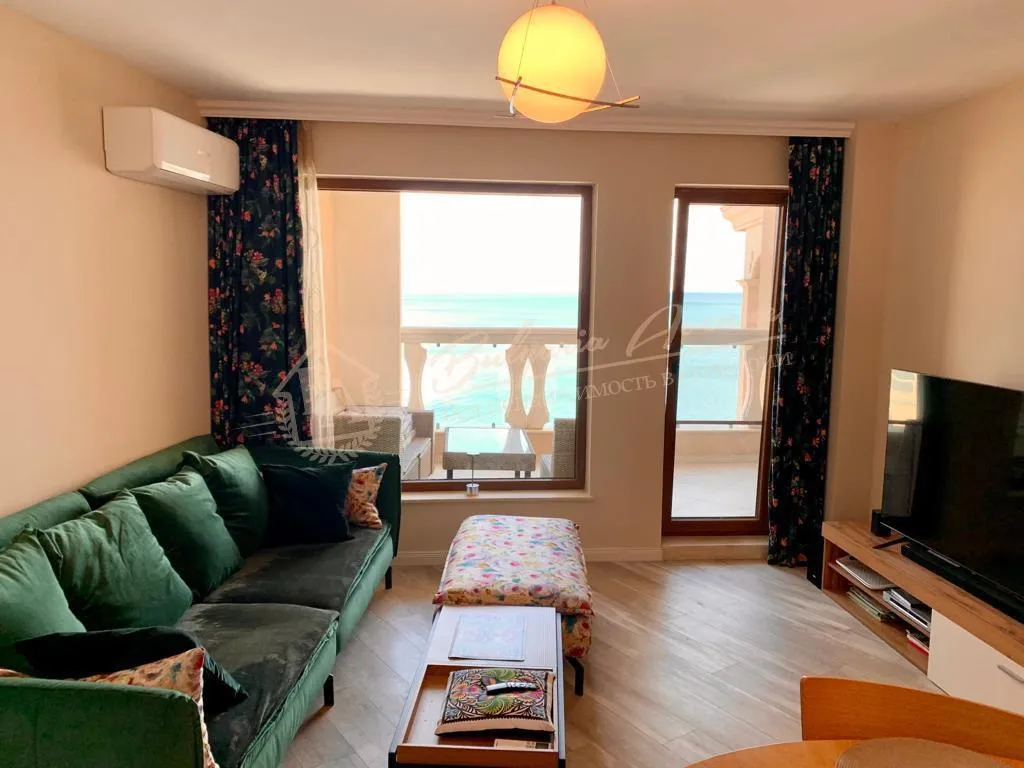 Двухкомнатной апартамент на первой линии с видом на море в г.Варна