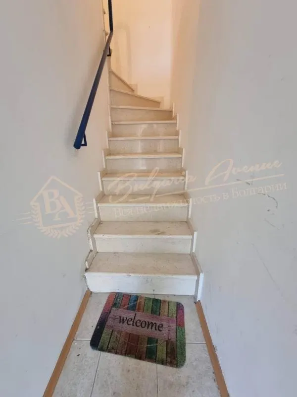 Двухкомнатный апартамент со своей лужайкой и отдельным входом, Солнечный берег