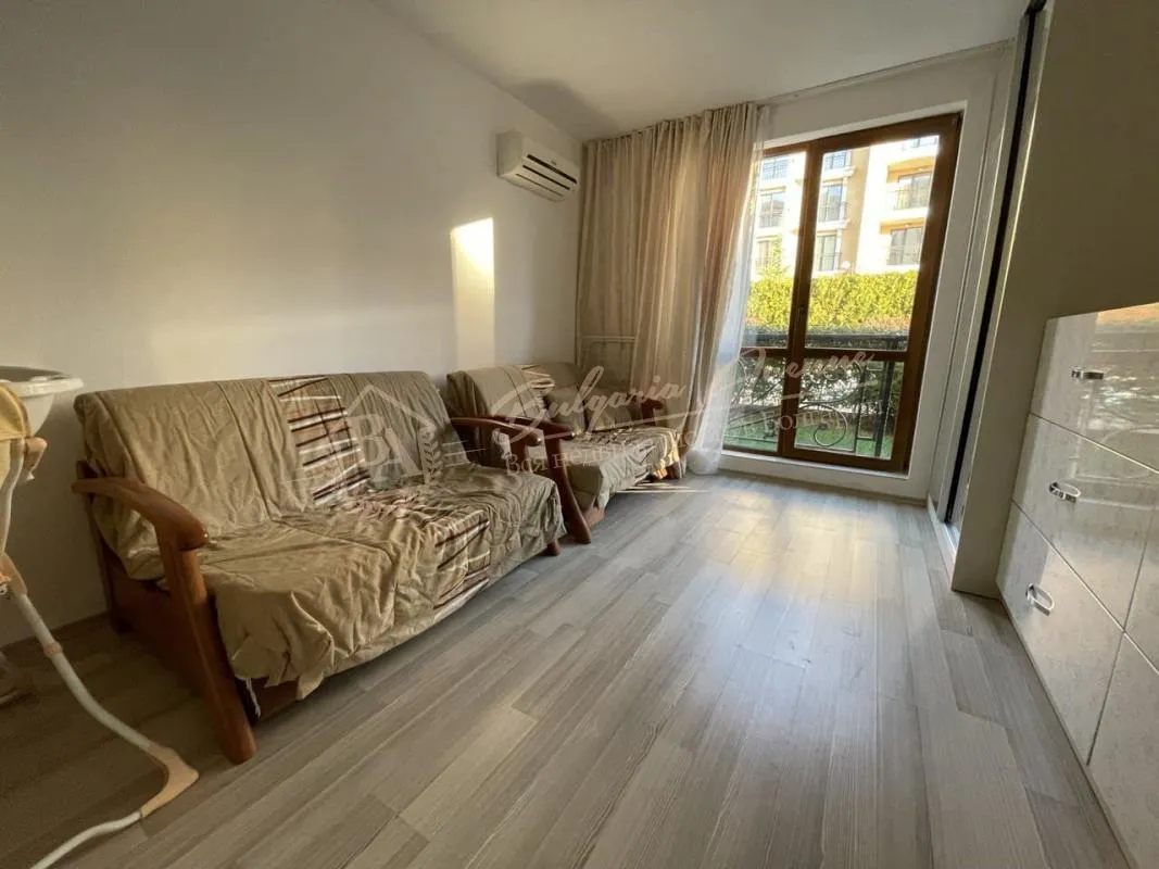 Недорогая студия с собственной лужайкой - Villa Astoria, Елените