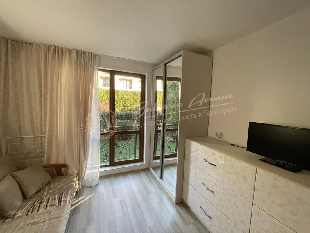 Недорогая студия с собственной лужайкой - Villa Astoria, Елените