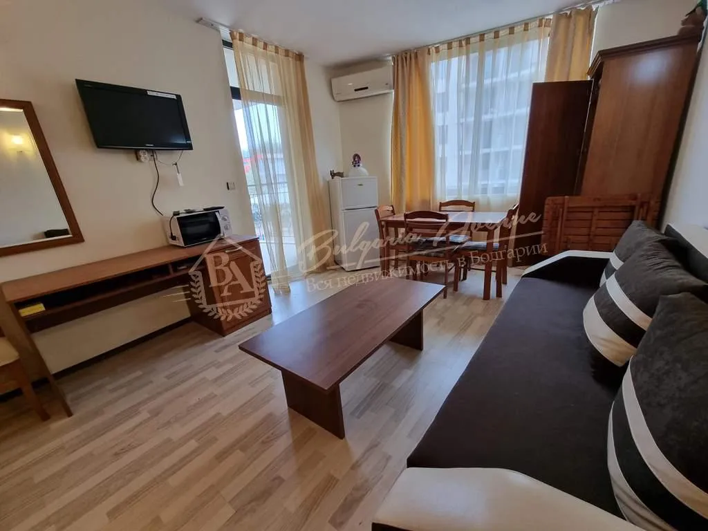 Апартамент c 2 спальнями, комплекс в 200 м от моря, курорт Святой Влас. Низкая такса поддержки