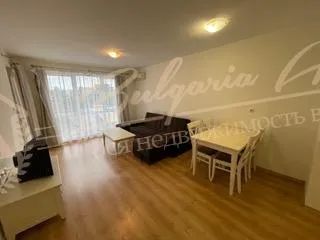 Двухкомнатная квартира в комплексе "Флорес Парк", идеальный центр кк Солнечный берег.