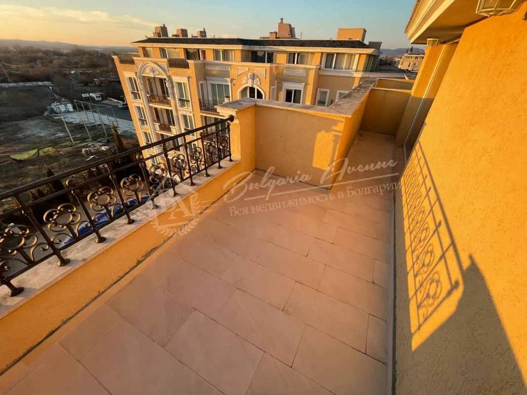 Апартамент с двумя спальнями в шикарном комплексе Messembria Palace