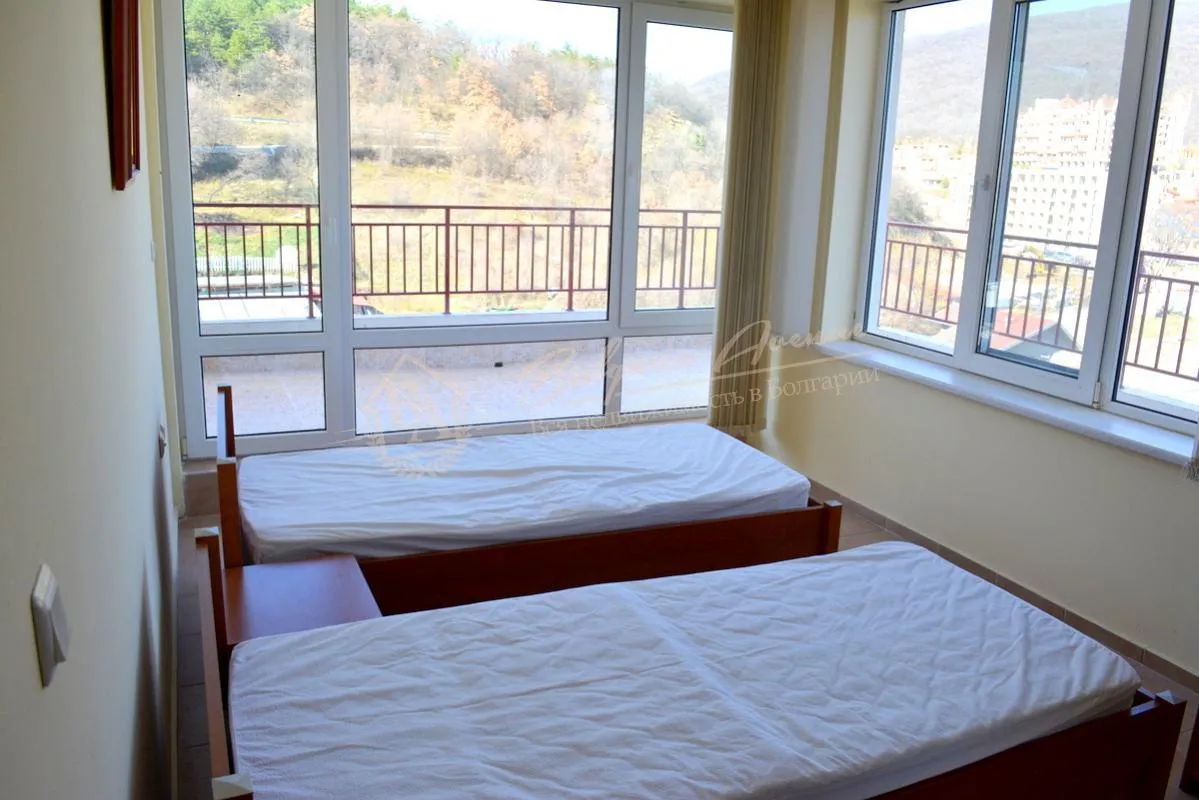 Огромный пентхаус на первой линии в комплексе "Привилидж Форт", Елените