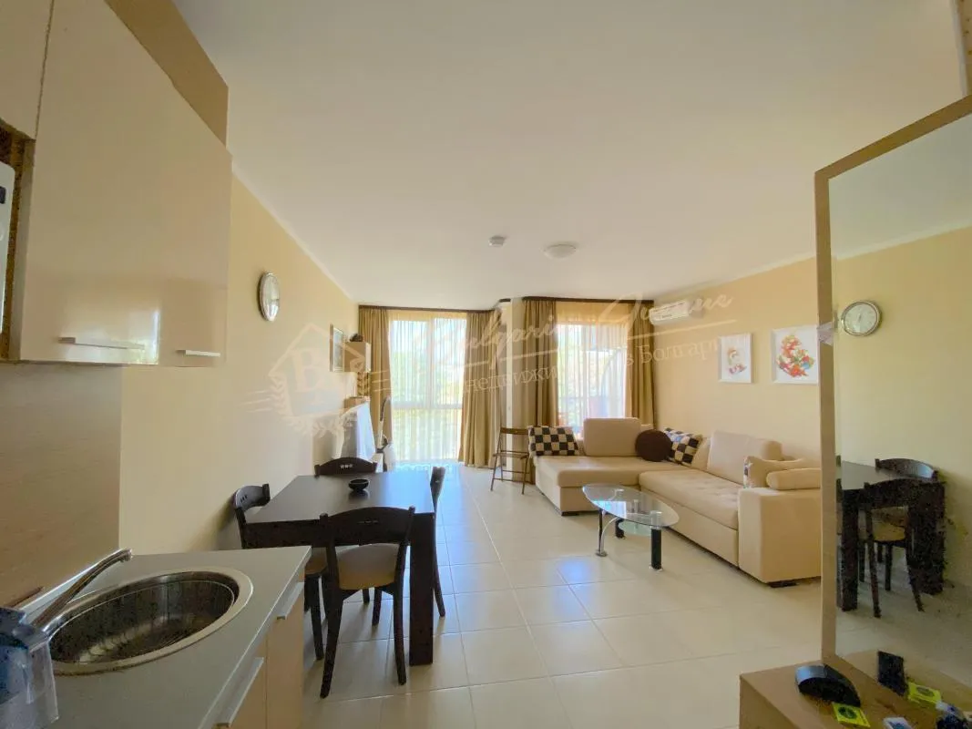 Студия с видом на море в комплексе на первой линии "Шато дель Марина", Несебр