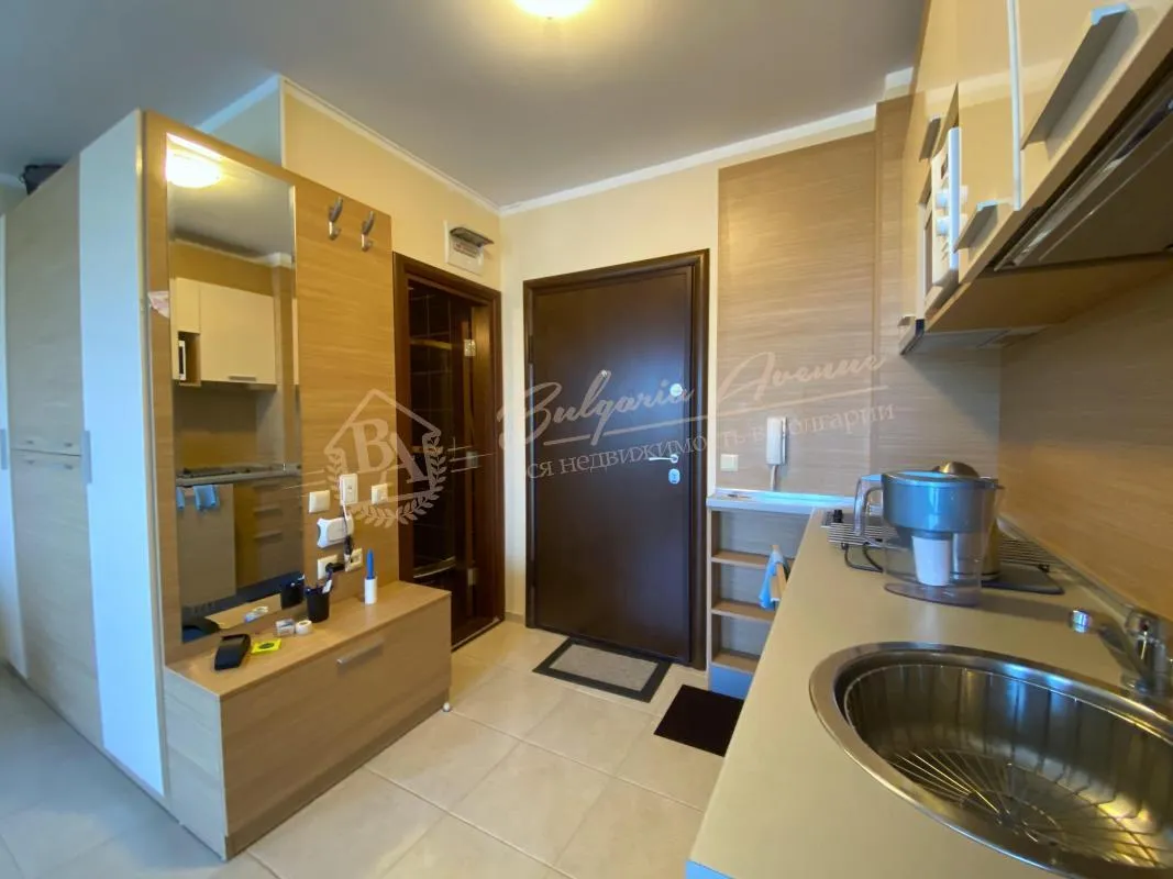 Студия с видом на море в комплексе на первой линии "Шато дель Марина", Несебр