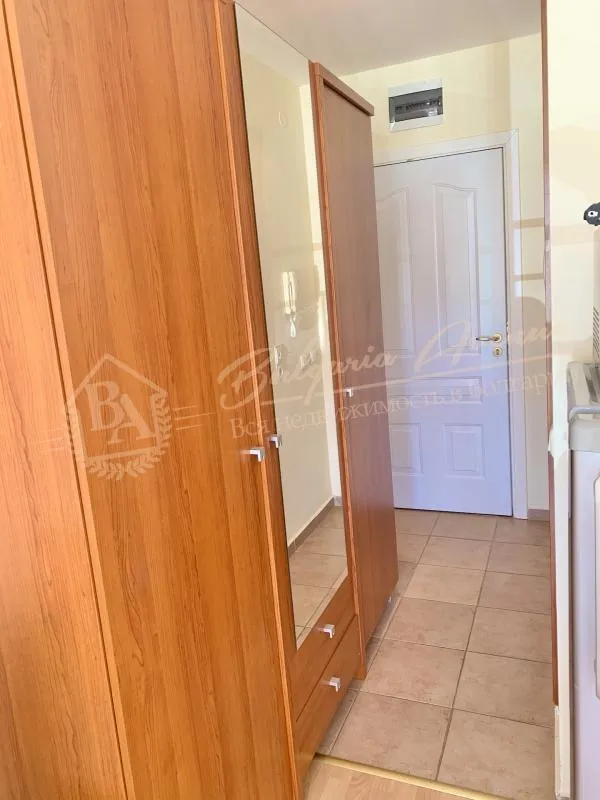 Меблированная студия на первой линии с видом на море