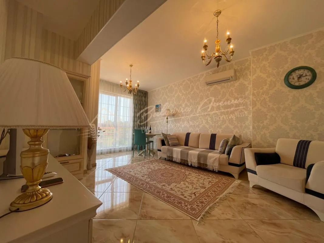 Большой трехкомнатный апартамент в "Венера Палас", Солнечный берег