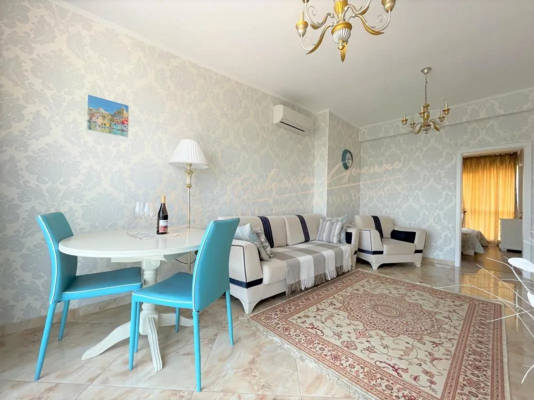 Большой трехкомнатный апартамент в "Венера Палас", Солнечный берег