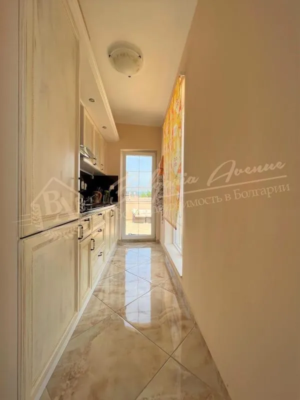 Большой трехкомнатный апартамент в "Венера Палас", Солнечный берег