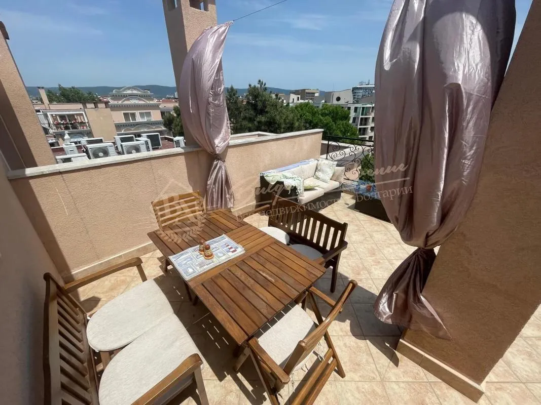 Большой трехкомнатный апартамент в "Венера Палас", Солнечный берег