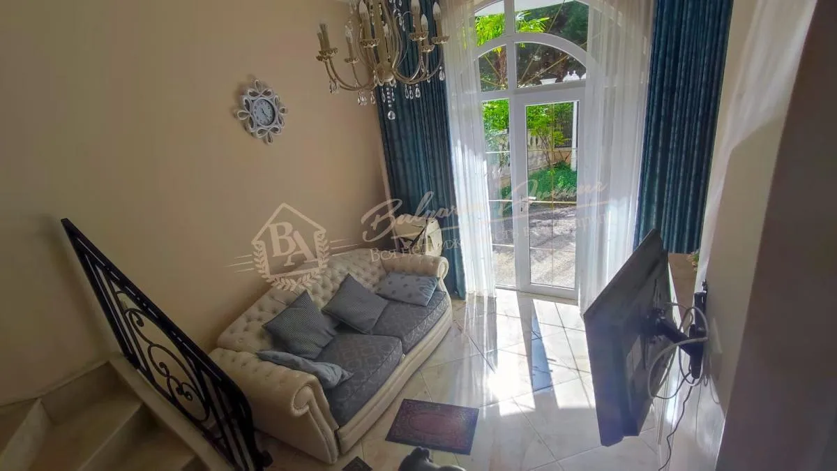 Роскошный апартамент с 2 спальнями в комплексе "Венера Палас", Солнечный берег