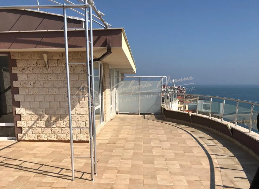 Просторный мезонет с панорамным видом на море в Святом Власе