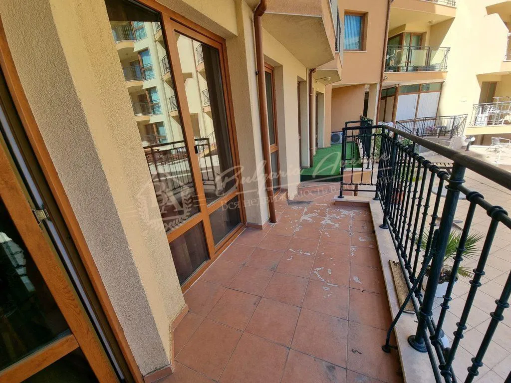 Двухкомнатный апартамент на партере в комплексе "Амадеус 1", Солнечный берег