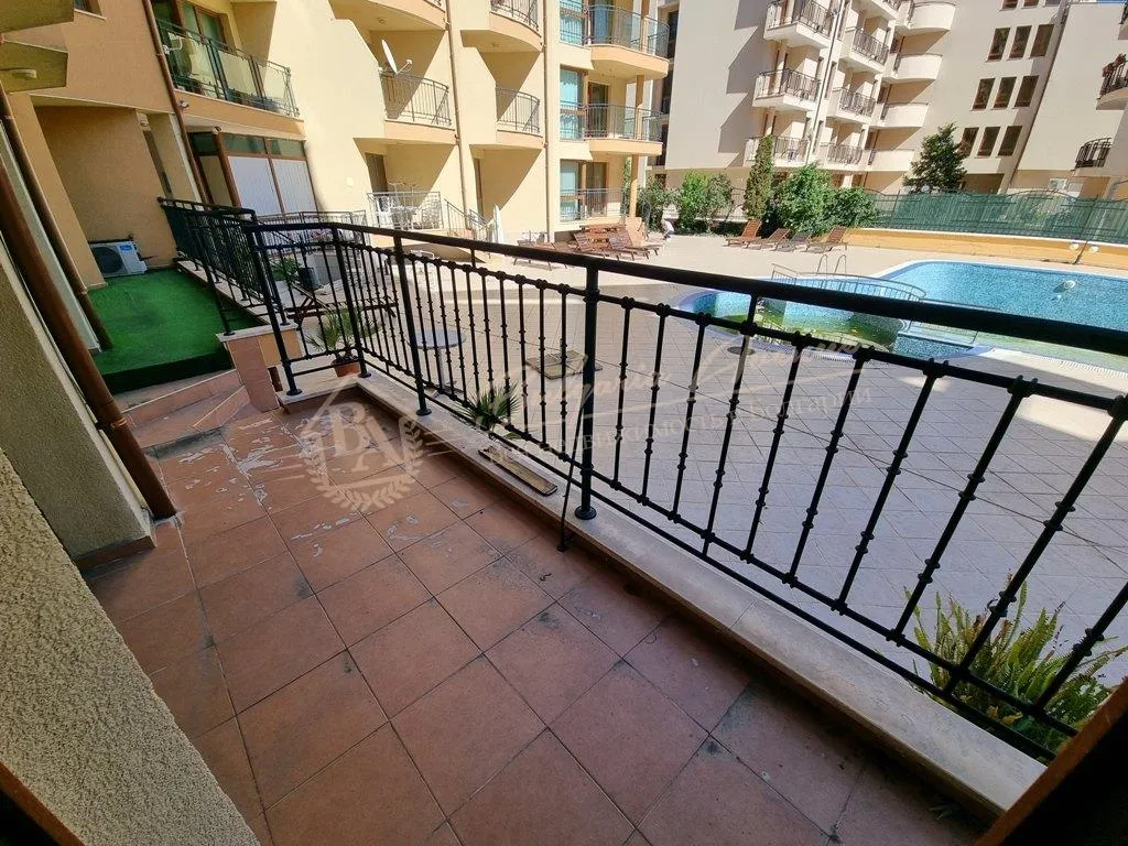 Двухкомнатный апартамент на партере в комплексе "Амадеус 1", Солнечный берег