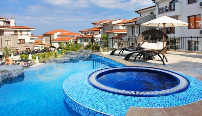 Трехкомнатная квартира в Vineyards Resort, Ахелой