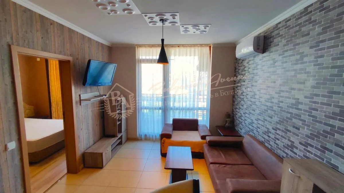 Двухкомнатный апартамент в комплексе "Эштон Холл", Солнечный берег