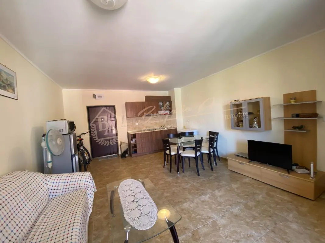 Новый апартамент с 2 спальнями в комплексе "Аполлон-3", Равда