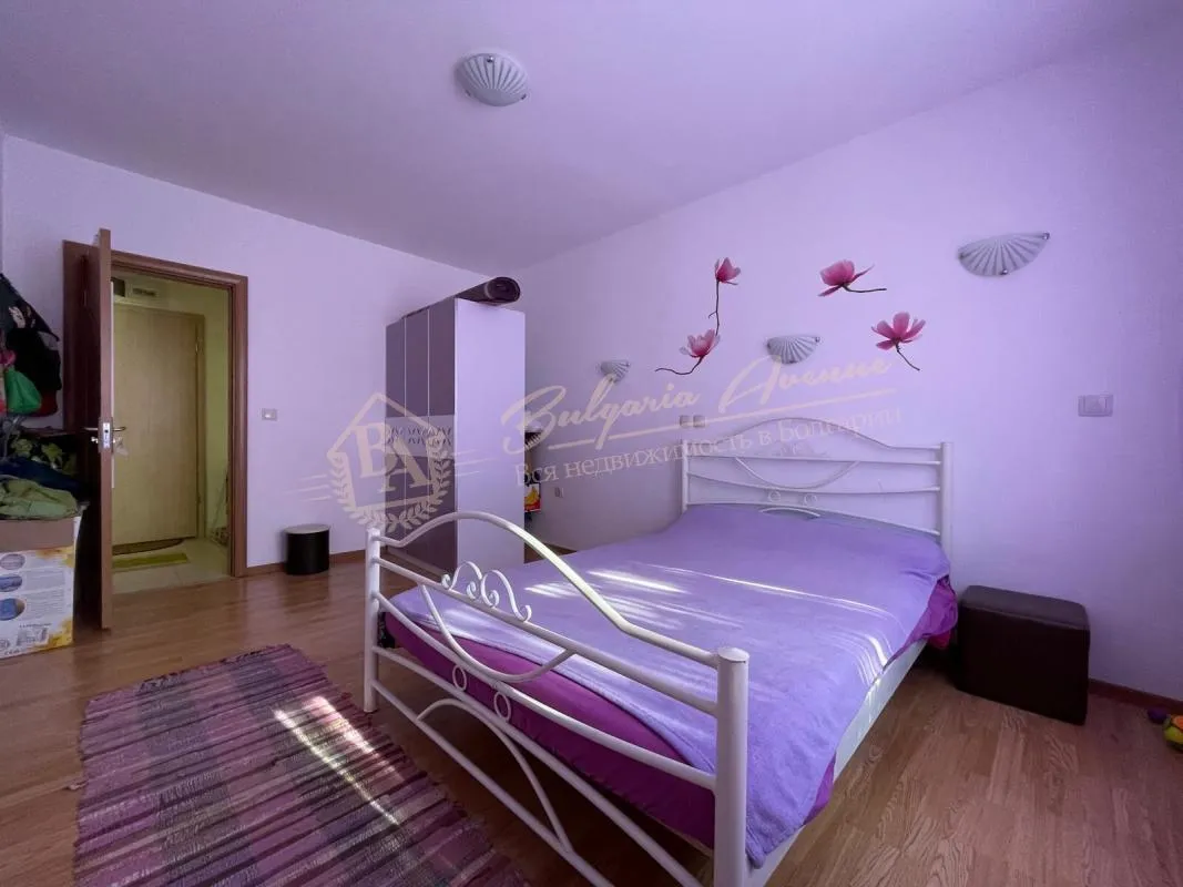 Просторный двухкомнатный апартамент в комплексе Laguna 1, Солнечный берег