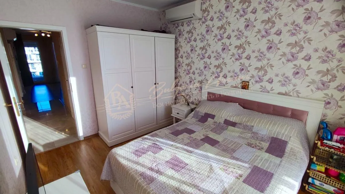 Роскошный апартамент в элитном комплексе Izida Palace, Солнечный Берег