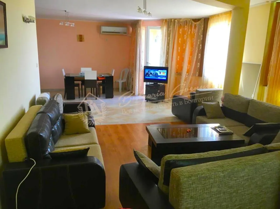 Трехкомнатная квартира на первой линии в Поморие. Без таксы поддержки! Документы готовы к сделке