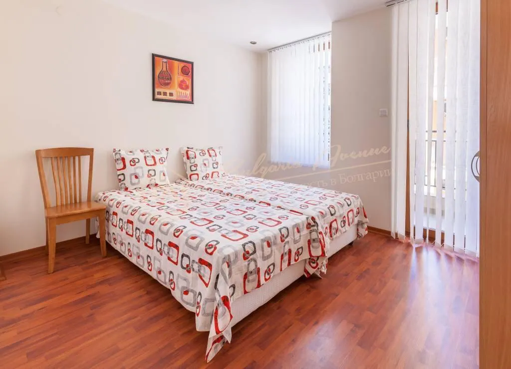 Трехкомнатная квартира с мебелью на второй линии от моря Солнечный берег