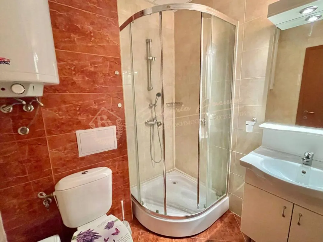 Недорого трехкомнатный апартамент в комплексе "Холидей Форт Клуб", Солнечный берег