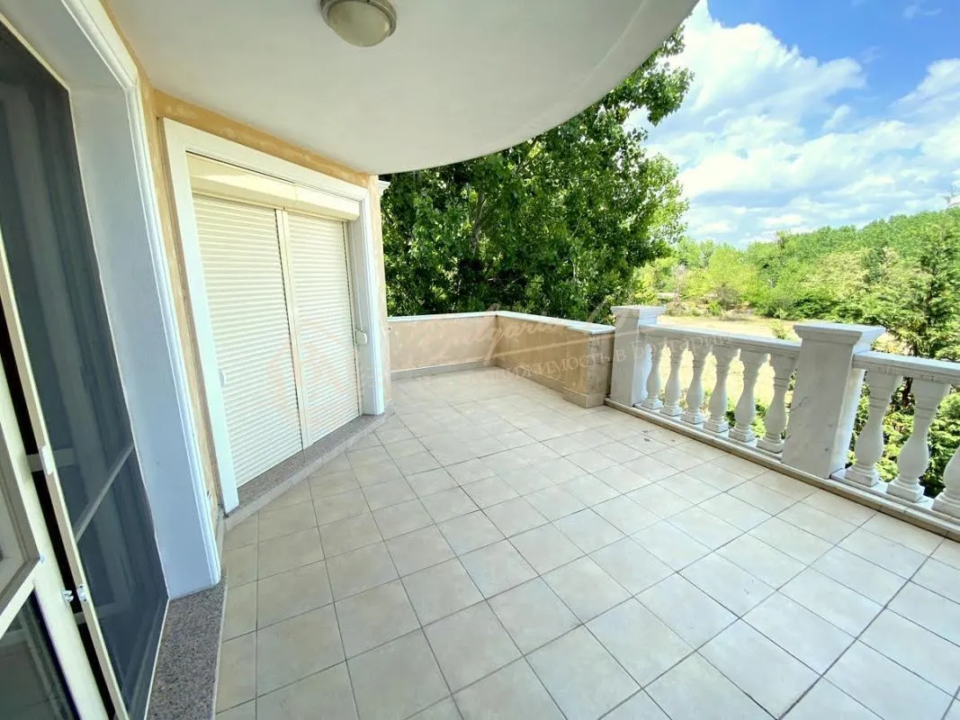 Апартамент с 2 спальнями в комплексе "Вилла Рома" г. Несебр