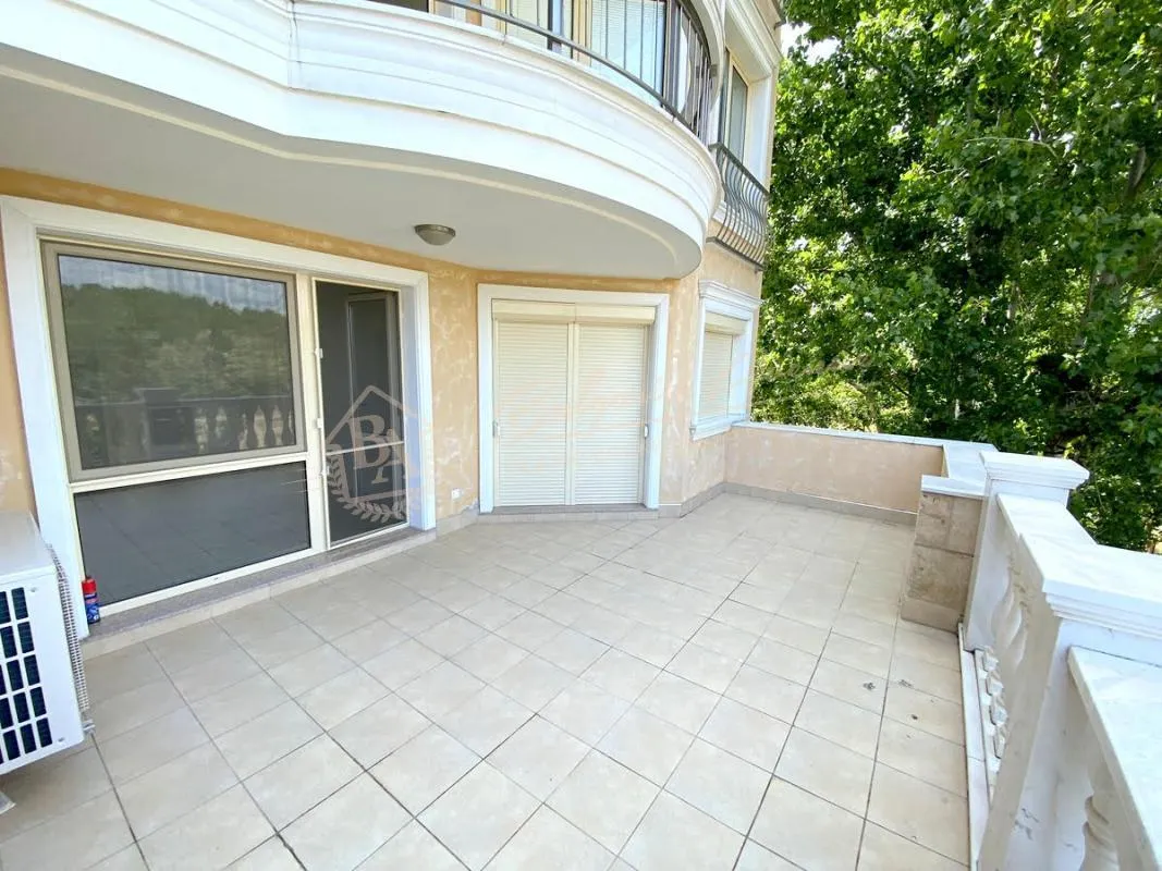 Апартамент с 2 спальнями в комплексе "Вилла Рома" г. Несебр