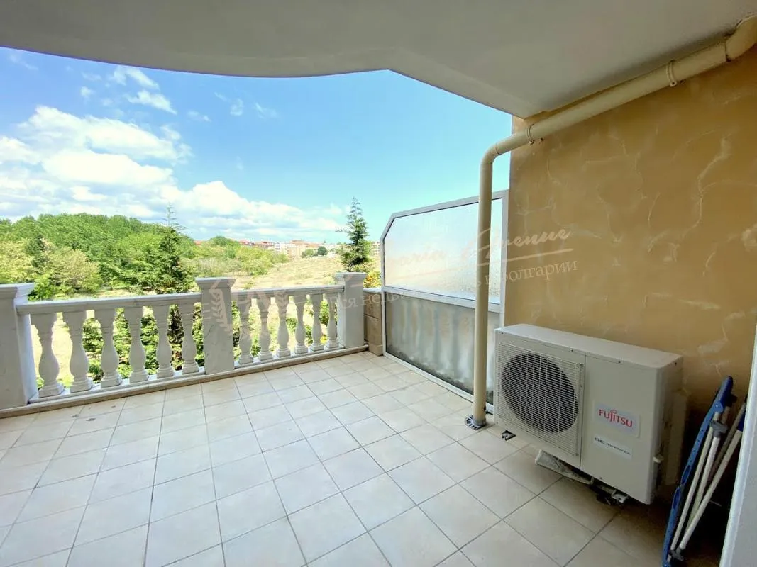 Апартамент с 2 спальнями в комплексе "Вилла Рома" г. Несебр