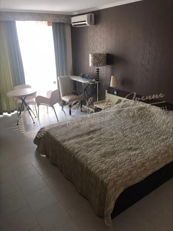 Двухкомнатный апартамент с видом на море в Grand Hotel Sveti Vlas. Первая линия!