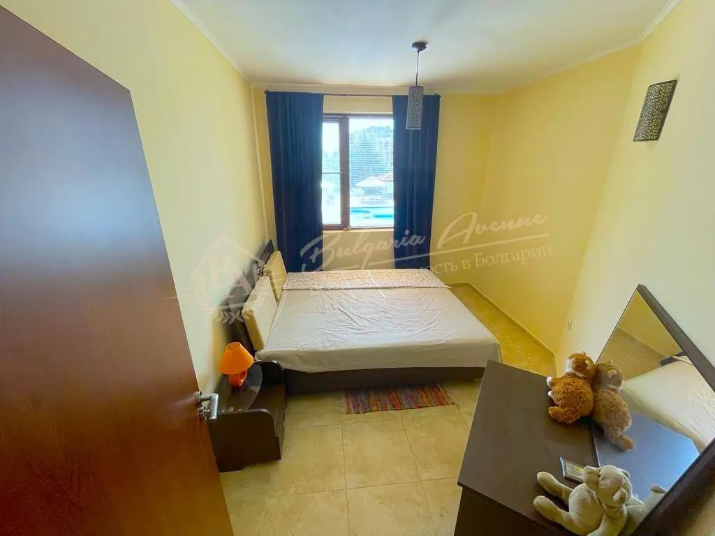 Трехкомнатный апартамент в комплексе "Аполлон", Равда