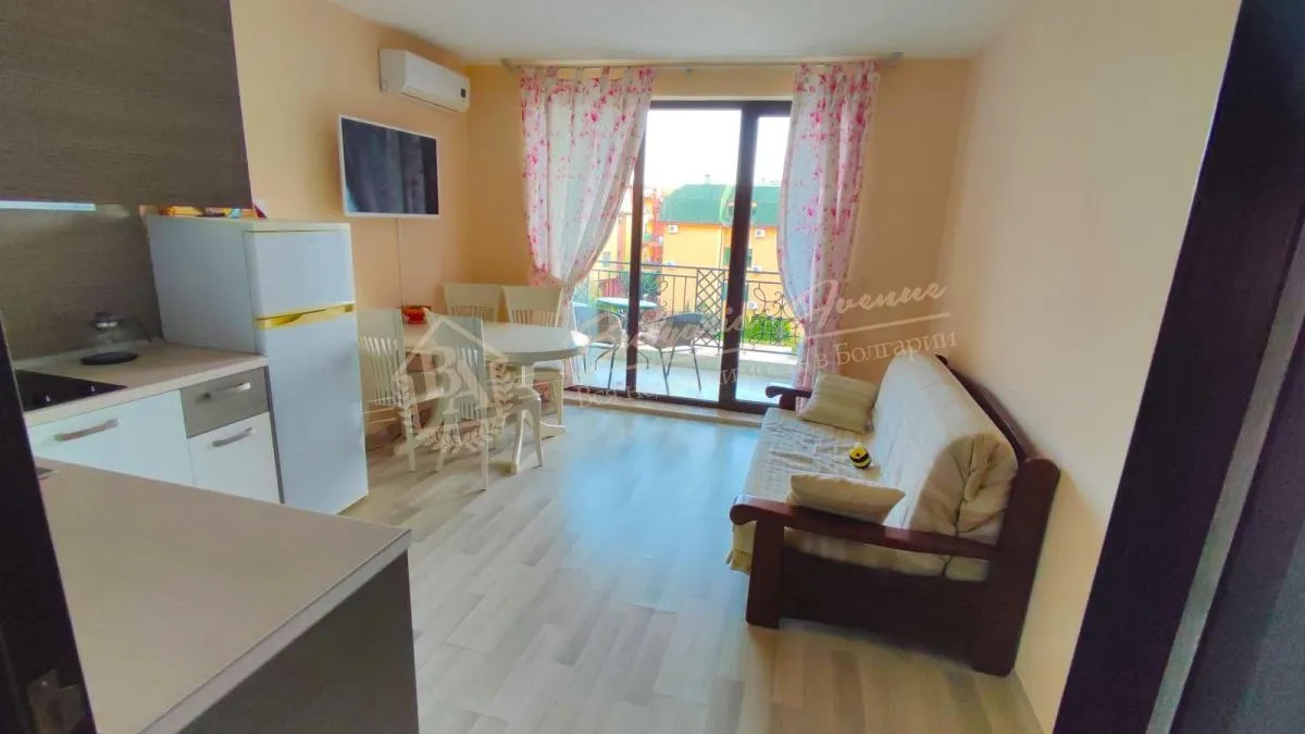 Трехкомнатный апартамент с видом на море в комплексе "Аполлон - Несебр"