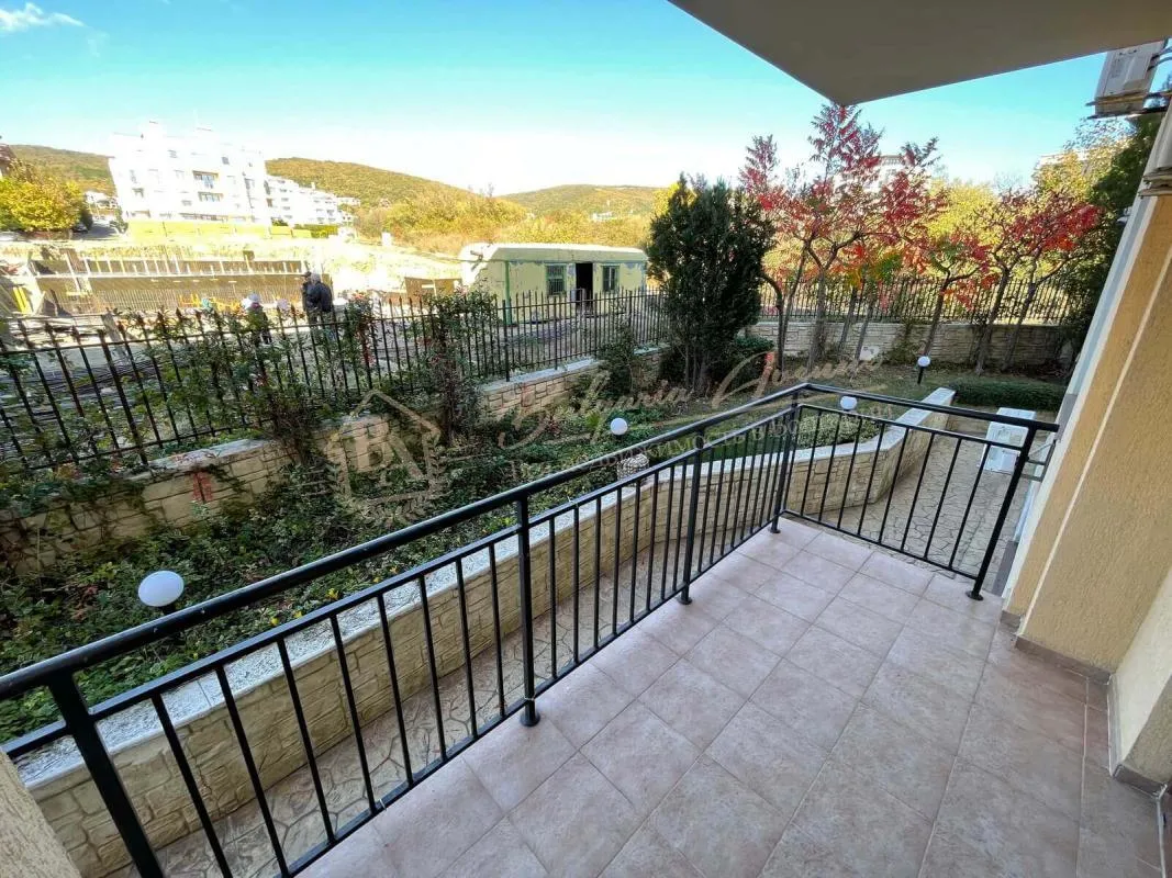 Квартира с 1 спальней в комплексе Sky Dreams, Святой Влас - высокий партер