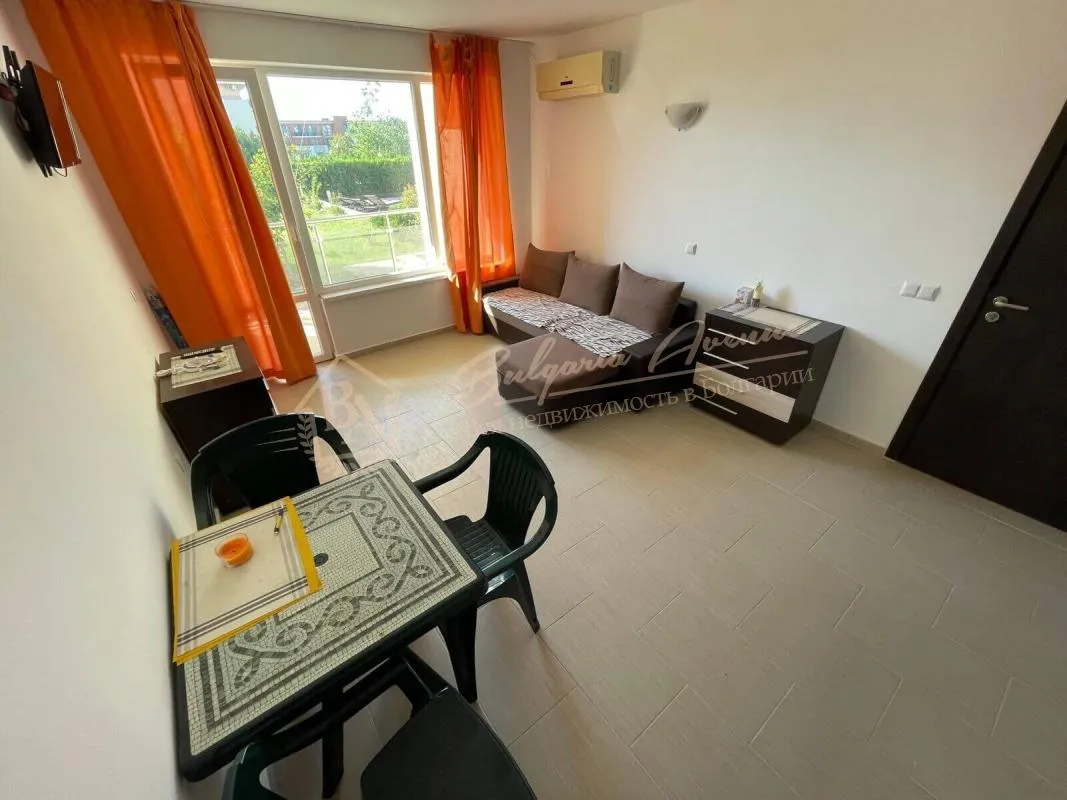 Двухкомнатная квартира с патио в комплексе "Анна Марина", Святой Влас