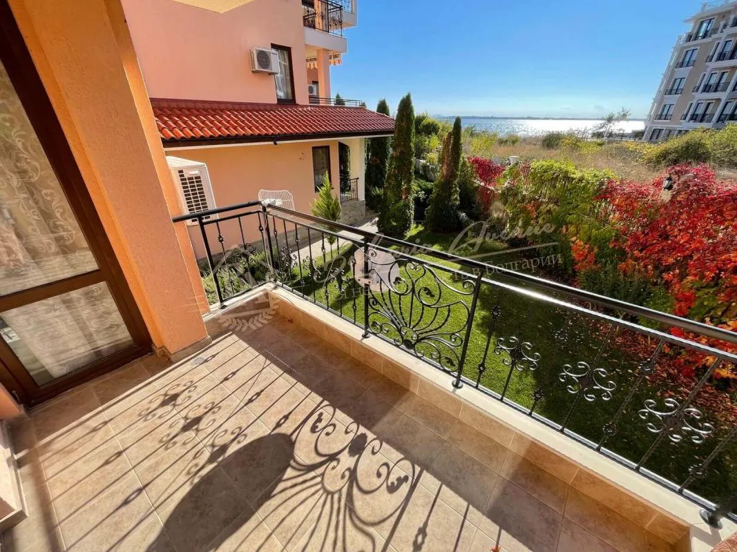 Двухкомнатная квартира с видом на море в комплексе Coastal Dreams, Святой Влас. Первая линия от моря!