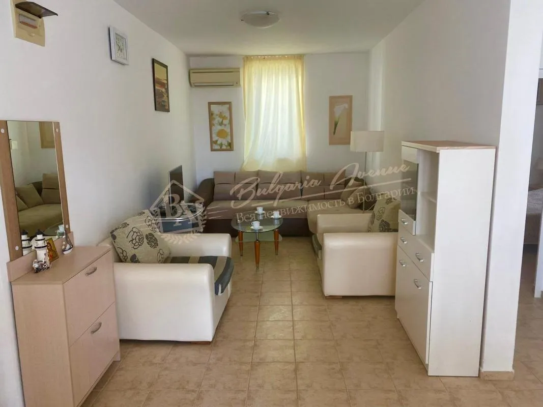 Меблированная двухкомнатная квартира в комплексе Old House, Святой Влас. Документы готовы к сделке!