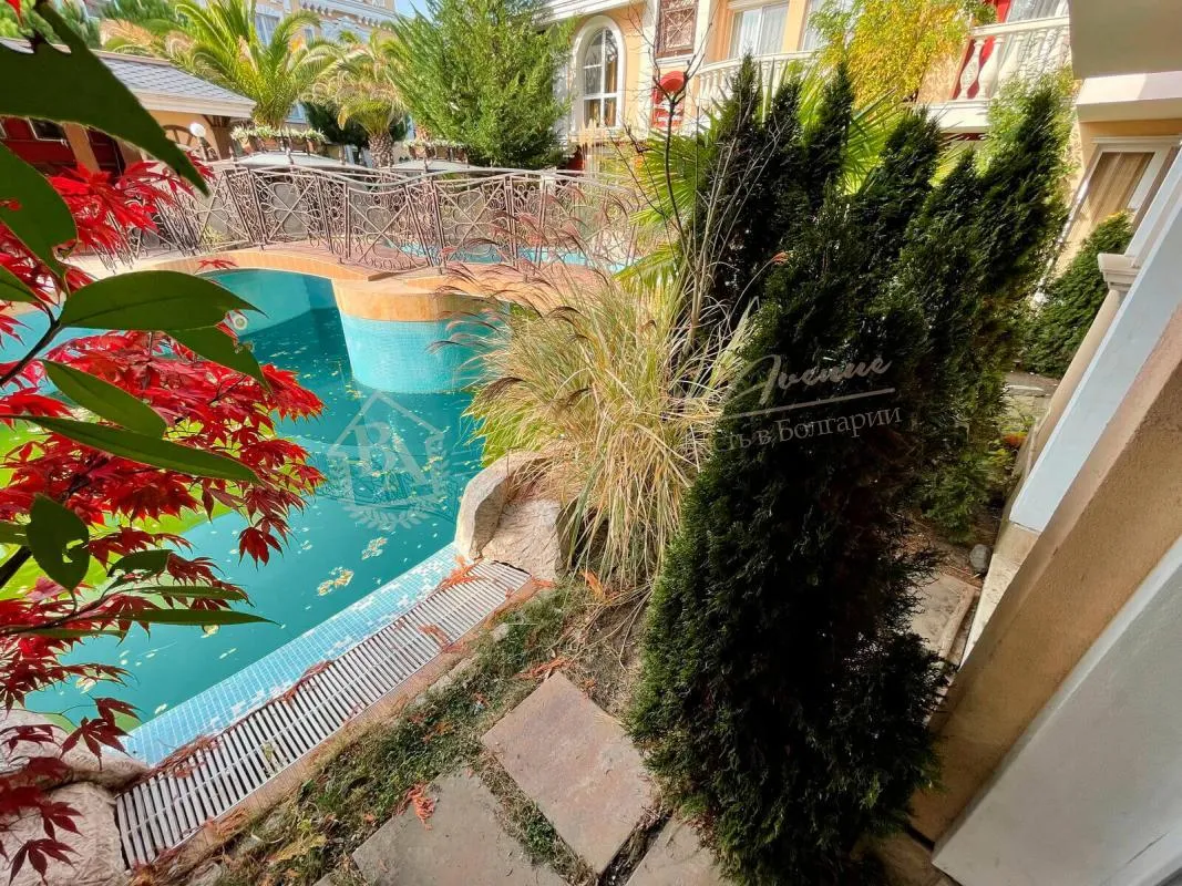 Апартамент с 1 спальней в комплексе Messembria Resort, Солнечный берег - Вид на бассейн