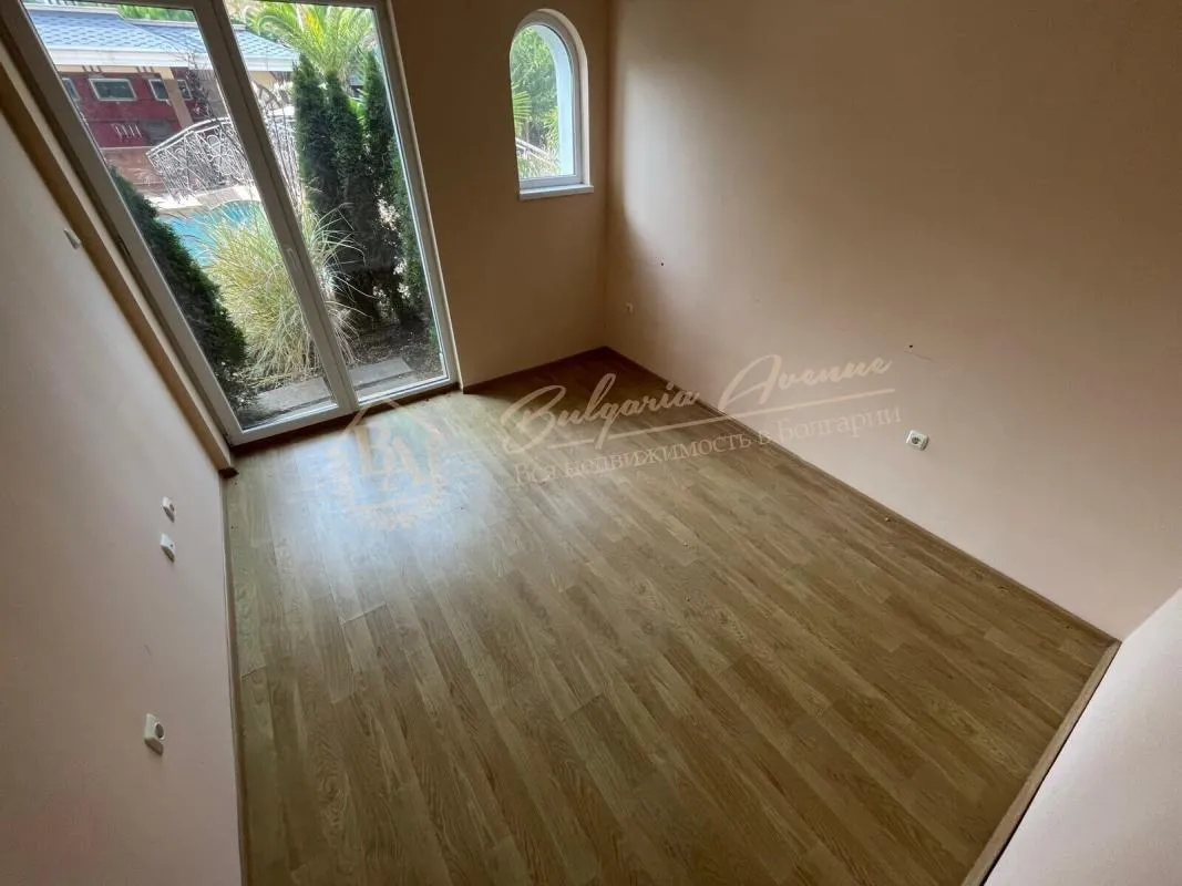 Апартамент с 1 спальней в комплексе Messembria Resort, Солнечный берег - Вид на бассейн