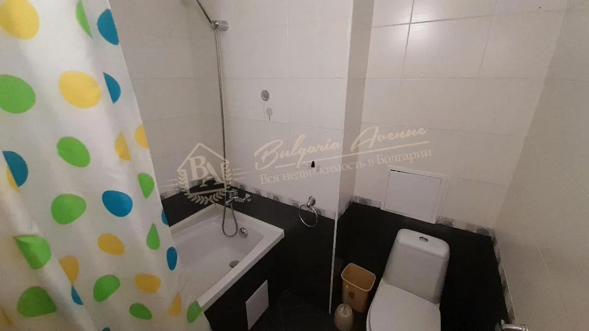 Просторная трёхкомнатная квартира с собственным выходом в комплексе "Райский Сад", Святой Влас