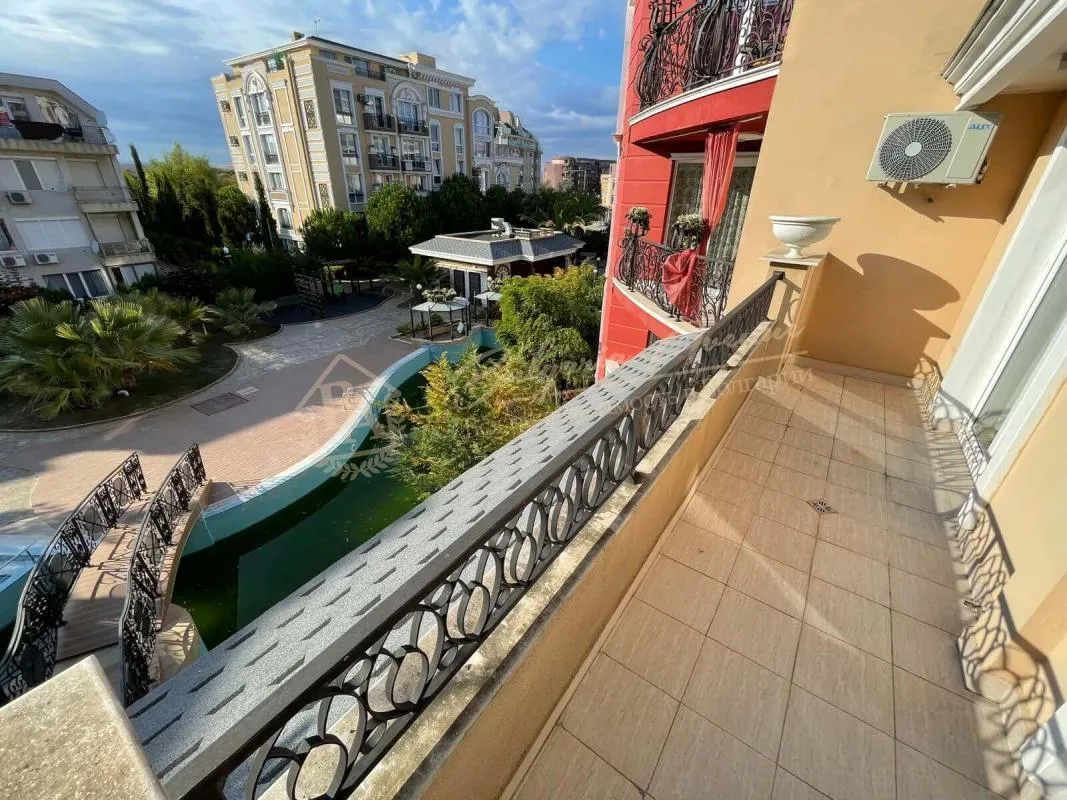 Трехкомнатный апартамент в шикарном комплексе Messembria Resort, Солнечный берег