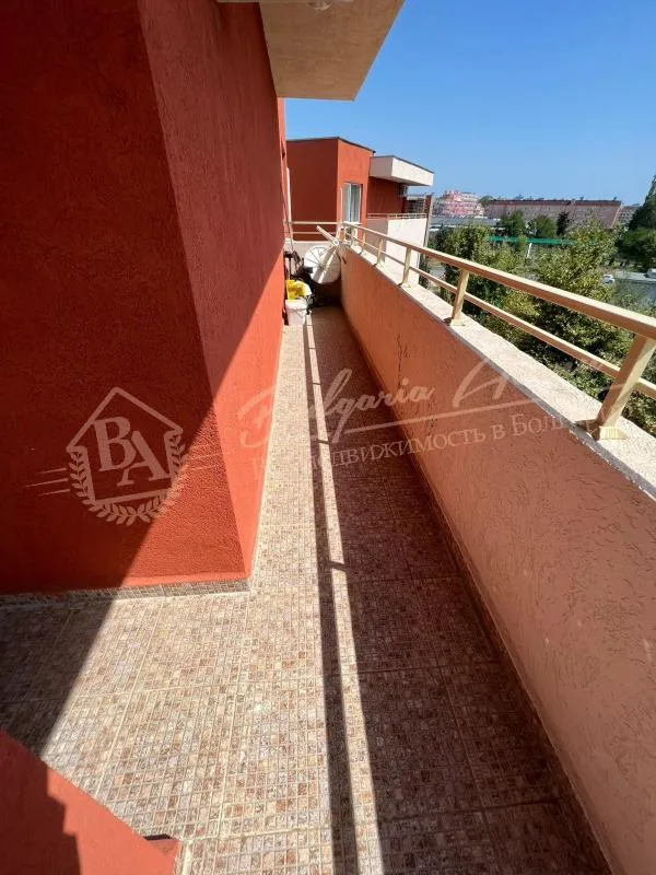 Трехкомнатный апартамент в комплексе Nessebar Fort Club, Солнечный Берег - вид на горы