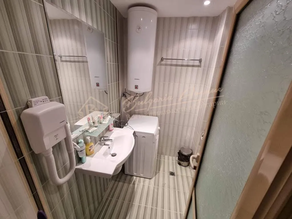 Светлый большой апартамент с 2 спальнями в комплексе "Авалон", Солнечный берег