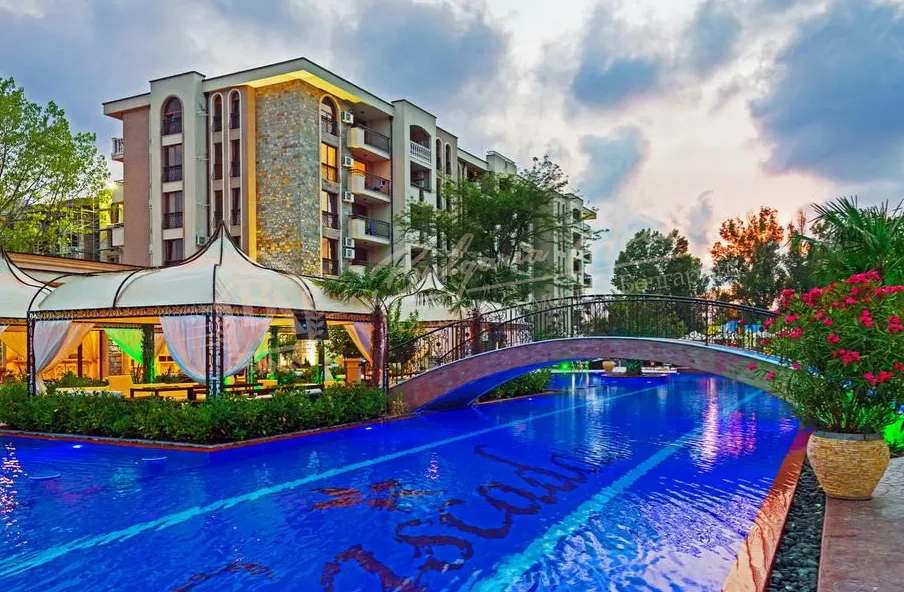 Квартира с 4 спальнями в Каскадас Солнечный берег