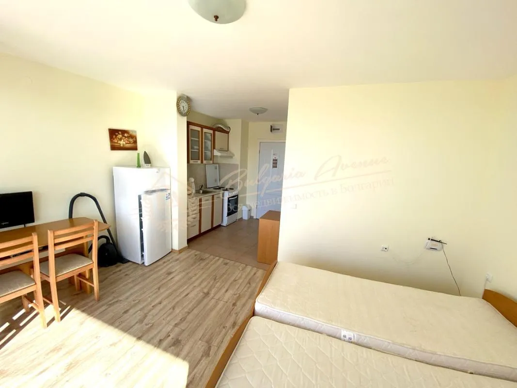 Квартира-студия с шикарным видом на море в комплексе на первой линии "Марина Вью Форт Бич", Святой Влас