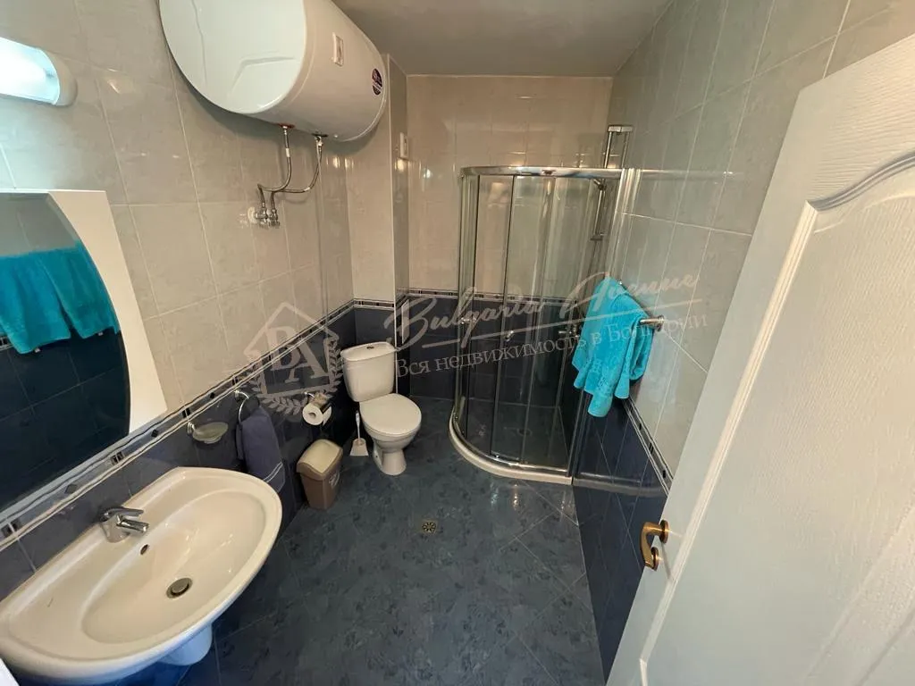 Апартамент с 1 спальней в комплексе "Долфин Бей-2", курорт Свети Влас, 200 м от пляжа, вид на море