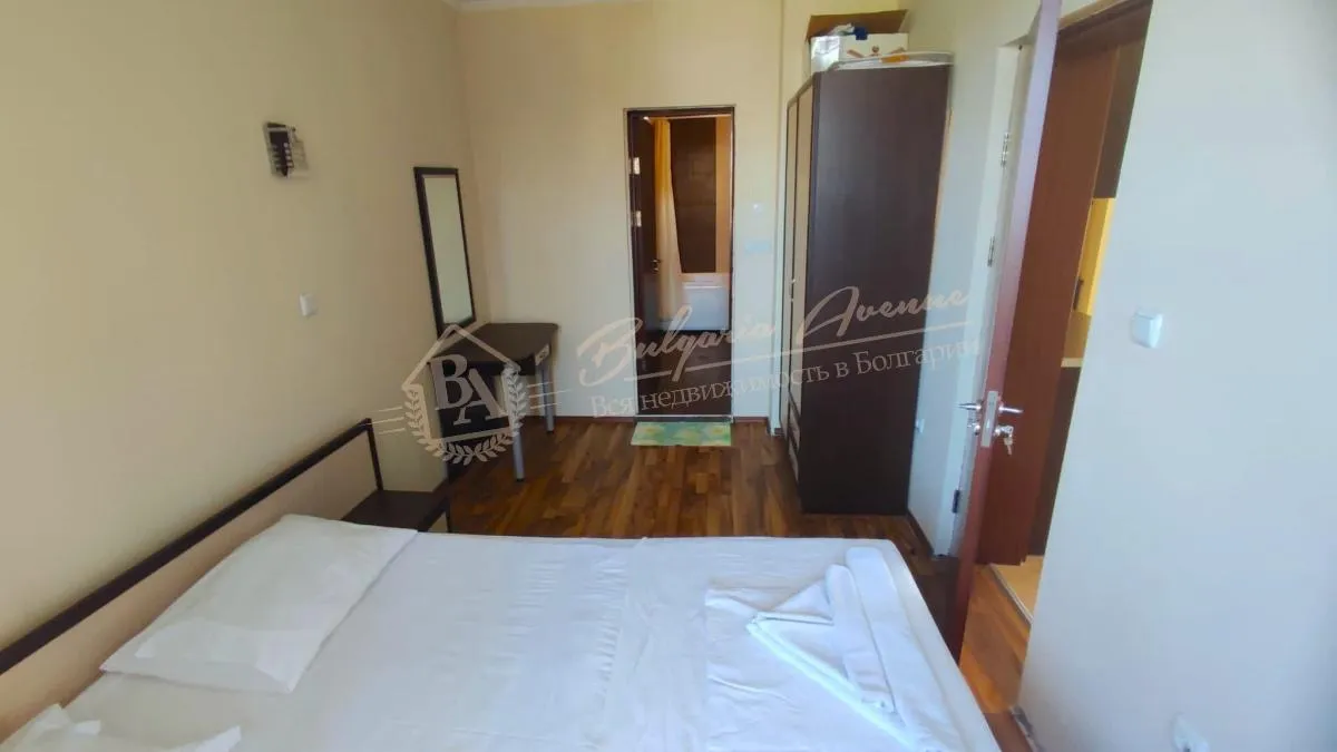 Трехкомнатный апартамент с видом на бассейн в комплексе "Аполлон-2"