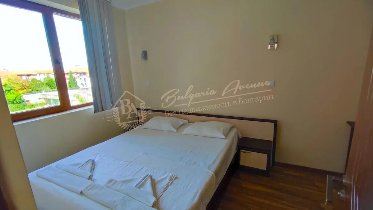 Трехкомнатный апартамент с видом на бассейн в комплексе "Аполлон-2"