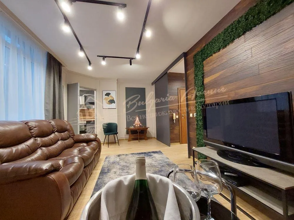 Двухкомнатная квартира без таксы поддержки в Поморие, море - 300 метров